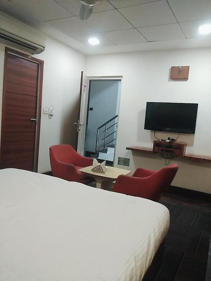 Hotel Manoranjan Inn Lucknow Extérieur photo