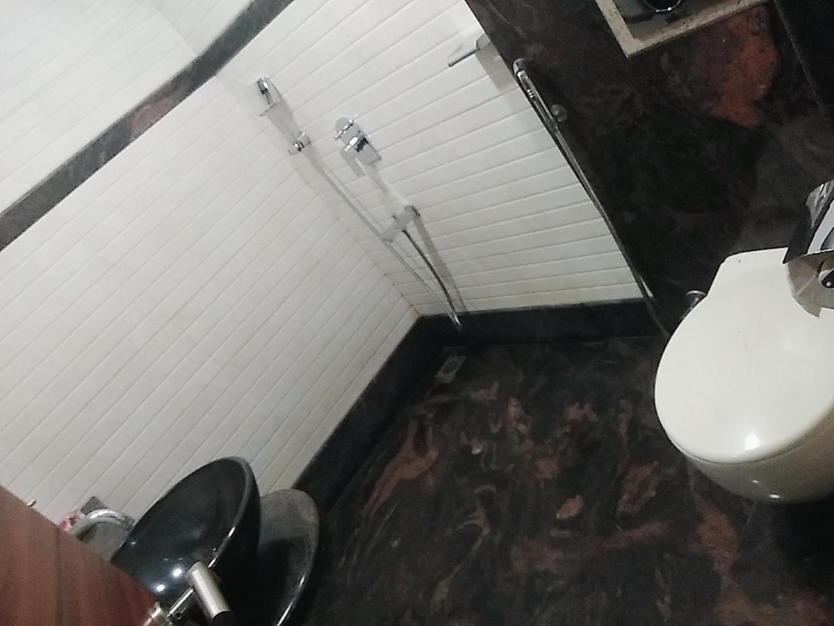 Hotel Manoranjan Inn Lucknow Extérieur photo